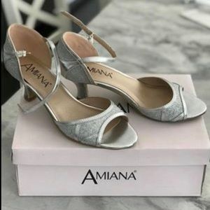Women’s size 7 dress/ dancing shoe